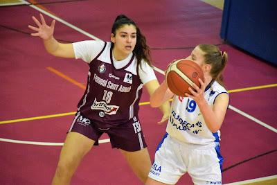 Galería de clics del Bàsquet Femení Sant Adrià-Vilabàsquet Viladecans (Liga Femenina 2)