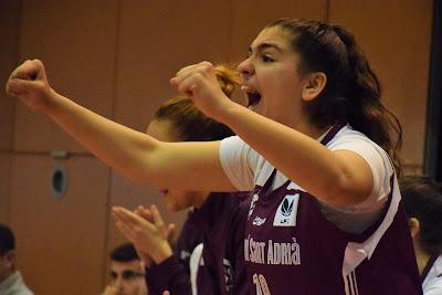 Galería de clics del Bàsquet Femení Sant Adrià-Vilabàsquet Viladecans (Liga Femenina 2)