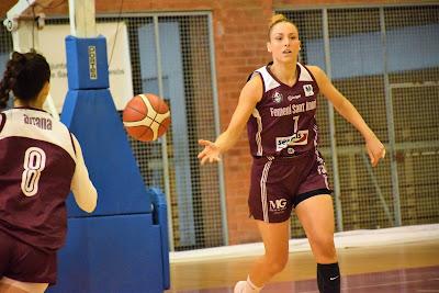 Galería de clics del Bàsquet Femení Sant Adrià-Vilabàsquet Viladecans (Liga Femenina 2)