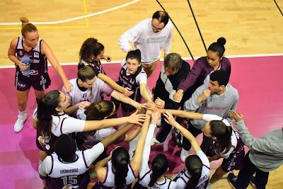 Galería de clics del Bàsquet Femení Sant Adrià-Vilabàsquet Viladecans (Liga Femenina 2)