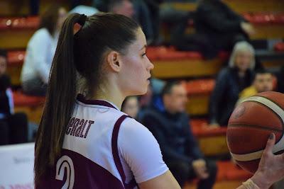 Galería de clics del Bàsquet Femení Sant Adrià-Vilabàsquet Viladecans (Liga Femenina 2)