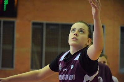 Galería de clics del Bàsquet Femení Sant Adrià-Vilabàsquet Viladecans (Liga Femenina 2)