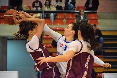 Galería de clics del Bàsquet Femení Sant Adrià-Vilabàsquet Viladecans (Liga Femenina 2)