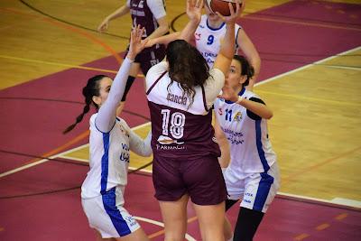 Galería de clics del Bàsquet Femení Sant Adrià-Vilabàsquet Viladecans (Liga Femenina 2)