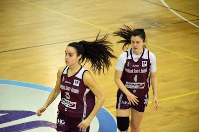 Galería de clics del Bàsquet Femení Sant Adrià-Vilabàsquet Viladecans (Liga Femenina 2)