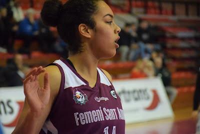 Galería de clics del Bàsquet Femení Sant Adrià-Vilabàsquet Viladecans (Liga Femenina 2)