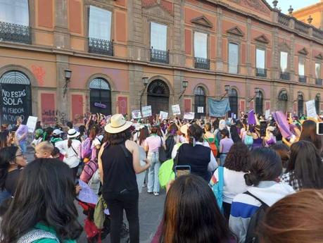 Potosina salen a las calles para gritar “ni una más”