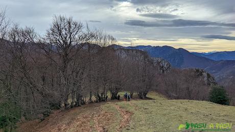 Bajando del Collado Braña al Collado Forcada