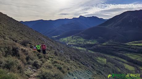 Subiendo de Soto a la Majada Cerebián
