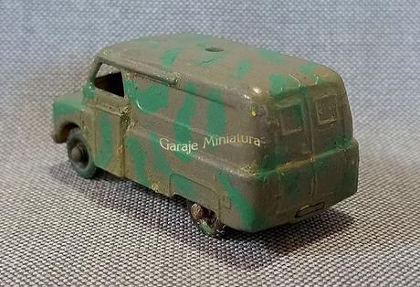 Bedford CA Van repartidor del diario Evening News de Matchbox