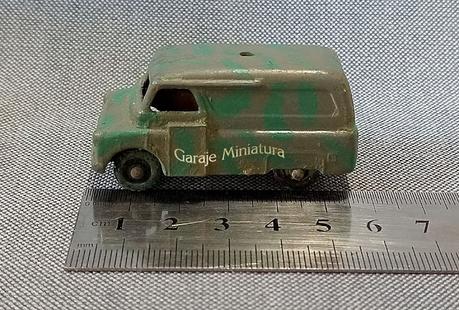 Bedford CA Van repartidor del diario Evening News de Matchbox