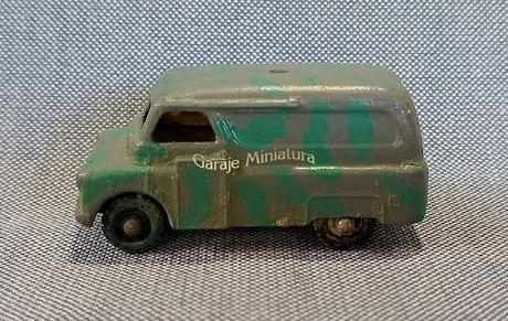 Bedford CA Van repartidor del diario Evening News de Matchbox