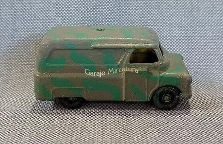 Bedford CA Van repartidor del diario Evening News de Matchbox