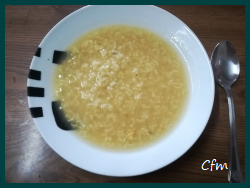 Sopa de arroz con pollo