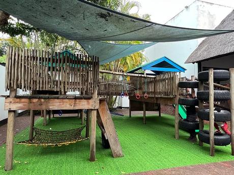 Zona infantil exterior del restaurante Reef & Dune en Santa Lucía, Sudáfrica