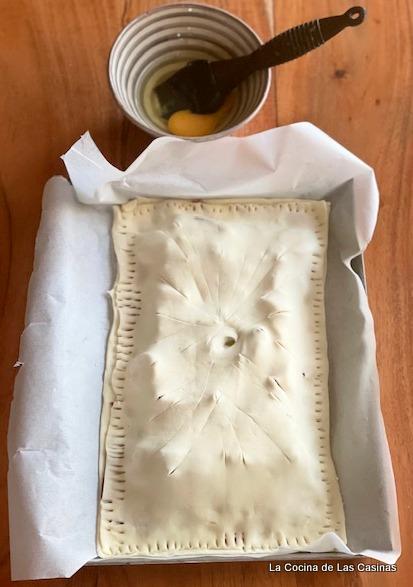 Hojaldre de Cecina, Queso, Cherry y Dátiles Hojaldre de Cecina, Queso, Cherry y Dátiles