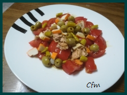 Ensalada de tomate y bonito