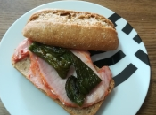 Bocadillo lomo adobado pimientos Padrón