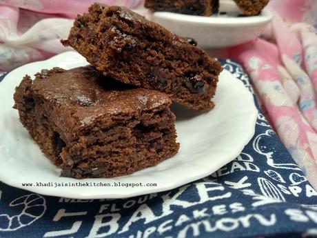 BROWNIES AUX CANNEBERGES/ CRANBERRY BROWNIES / BROWNIES CON ARÁNDANOS /براونيز بالتوت البري المجفف