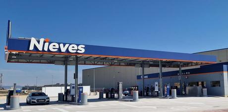 Grupo Nieves amplía su red de estaciones con una nueva Estación de Servicio para transportistas en Ribarroja