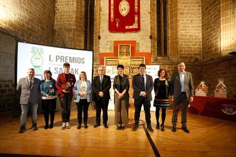 Álex Pascual Cid y Susana Rodríguez Lezaun recogen los galardones de Pamplonés y Pamplonesa del Año