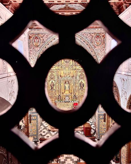 El Convento de Santa Paula (6): el Retablo Mayor de la iglesia.