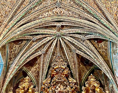 El Convento de Santa Paula (6): el Retablo Mayor de la iglesia.