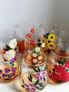 Aprende cómo decorar vasos de vidrio con pintura acrílica
