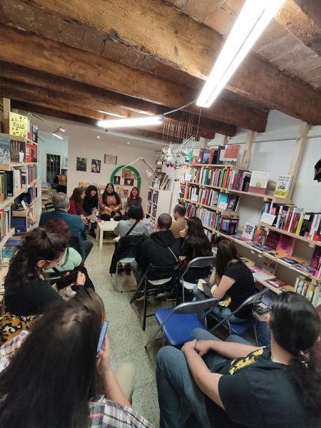 Parlant de maternitats i feminisme a la ciència ficció a La Insòlita Llibreria