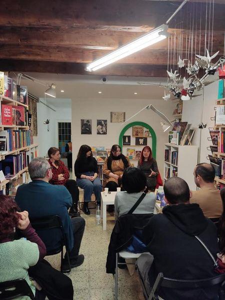 Parlant de maternitats i feminisme a la ciència ficció a La Insòlita Llibreria