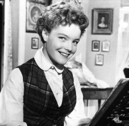 romy-1953-flieder-debuet-BM-Lifestyle-Muenchen-jpg Romy Schneider