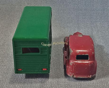 Austin Metropolitan Taxi y AEC Horse Box, piezas #17 de Matchbox Austin Metropolitan Taxi y AEC Horse Box, piezas #17 de Matchbox