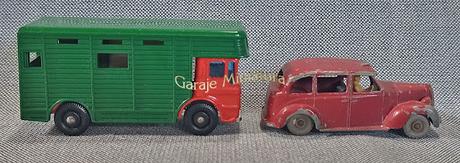 Austin Metropolitan Taxi y AEC Horse Box, piezas #17 de Matchbox Austin Metropolitan Taxi y AEC Horse Box, piezas #17 de Matchbox