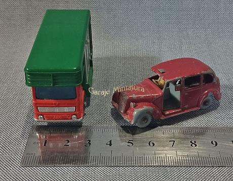 Austin Metropolitan Taxi y AEC Horse Box, piezas #17 de Matchbox Austin Metropolitan Taxi y AEC Horse Box, piezas #17 de Matchbox