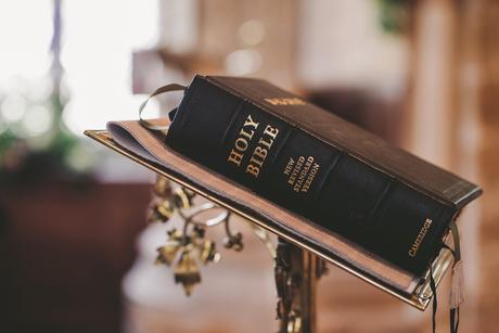 El origen de las expresiones populares: La Biblia en verso