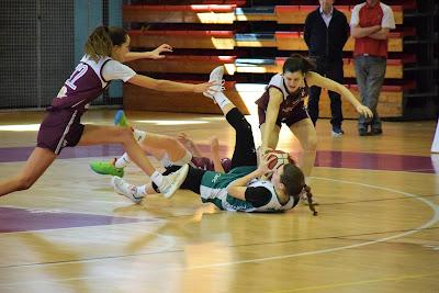 Galería de clics del Bàsquet Femení Sant Adrià-CBF Cerdanyola (Liga Femenina 2)