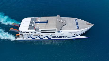 ¿Cómo llegar a Amorgos desde Santorini en ferry? Ferry en mar Egeo, syros Amorgos desde Santorini en ferry
