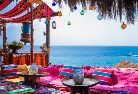 hermosa dirección de relajación en la playa de Hadaba, Egipto