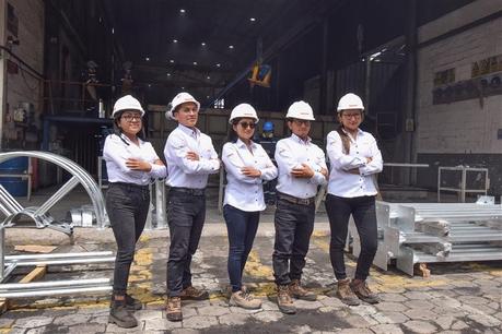 La ingeniería escala alto en la industria de la construcción para las mujeres ecuatorianas