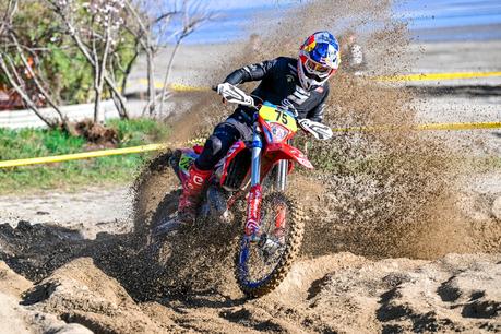 Benjamín Herrera se acerca al Top 10 en Segunda Fecha del Campeonato Italiano de Enduro Benjamin Herrera_Campeontato Italiano_Red Bull (1)