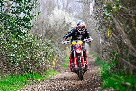 Benjamín Herrera se acerca al Top 10 en Segunda Fecha del Campeonato Italiano de Enduro Benjamin Herrera_Campeontato Italiano_Red Bull (4)
