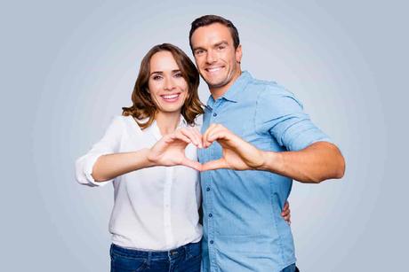 ¿Cubre mi seguro de salud a mi pareja de hecho?