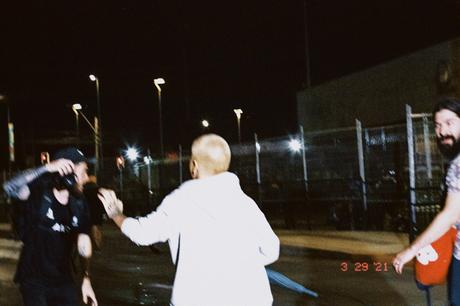 ¿Por qué una doble de Britney Spears apareció afuera de Lollapalooza Chile 2023 causando un escándalo entre el público del festival? classicu 2023-03-20 181928