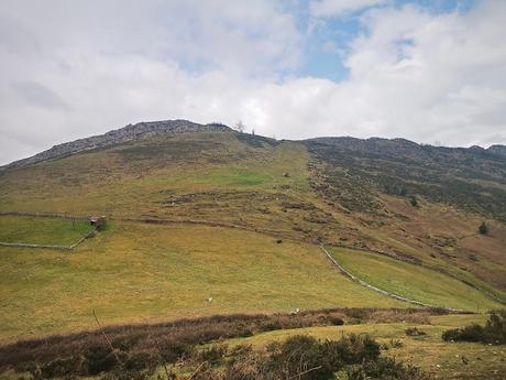 La Peña Serandi por las Foces de Las Xanas y los Picarós