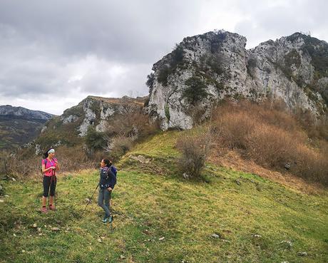 La Peña Serandi por las Foces de Las Xanas y los Picarós