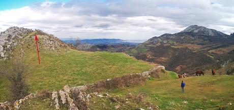 La Peña Serandi por las Foces de Las Xanas y los Picarós