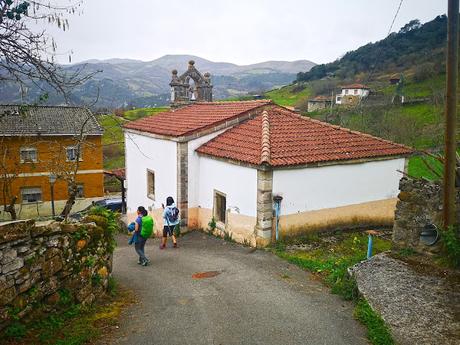 La Peña Serandi por las Foces de Las Xanas y los Picarós