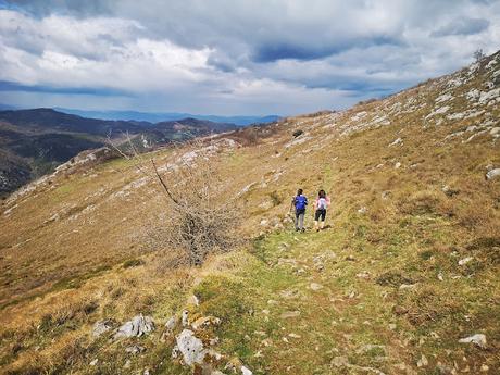 La Peña Serandi por las Foces de Las Xanas y los Picarós