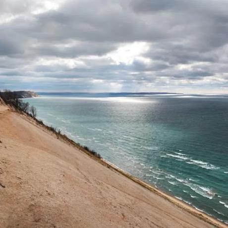 El Triángulo del Lago Michigan: Ovnis, barcos y aviones desaparecidos en aguas misteriosas