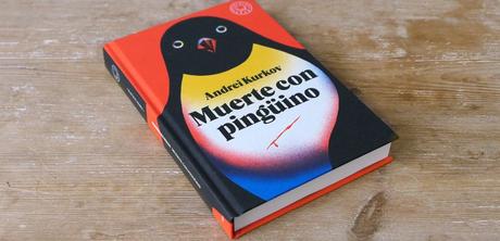 Un pingüino en mi biblioteca